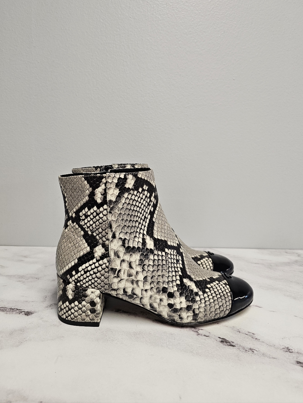 Tory Burch Shelby Snake Print Ankle Patent Leather Gray Black Heel Boots 5.5 NWB